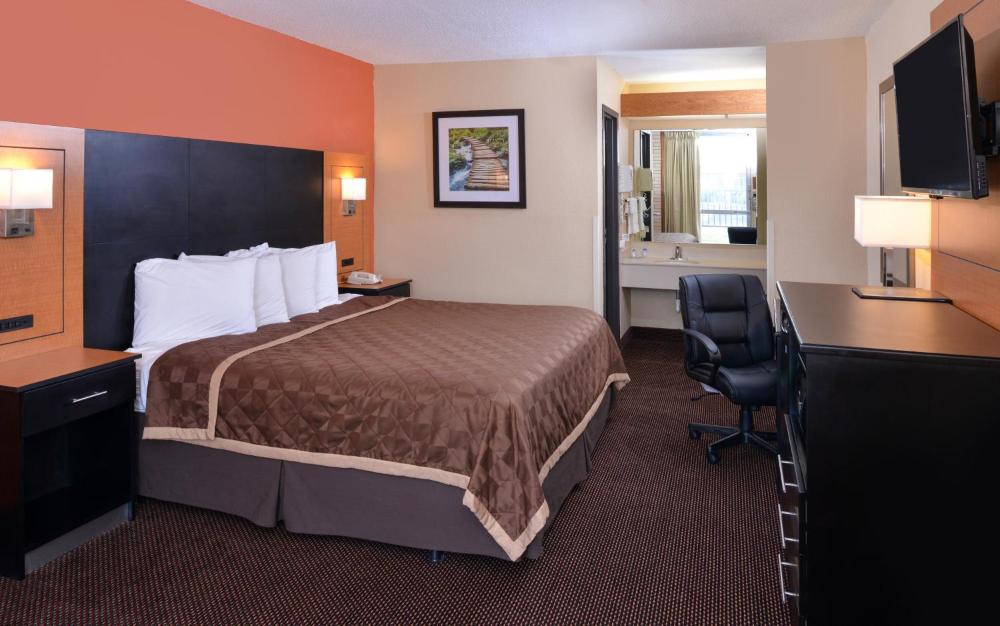King Room - Non-Smoking interior